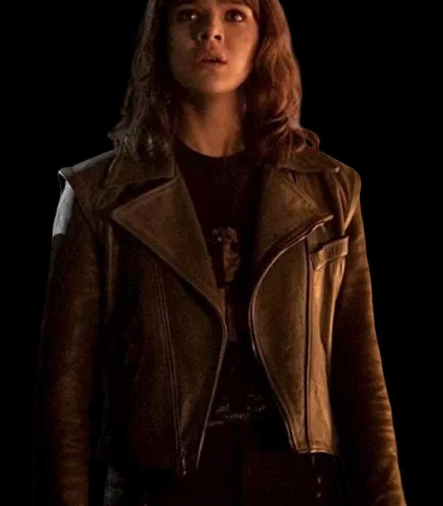 Bumblebee-Hailee-Steinfeld-Leather-Jacket-2