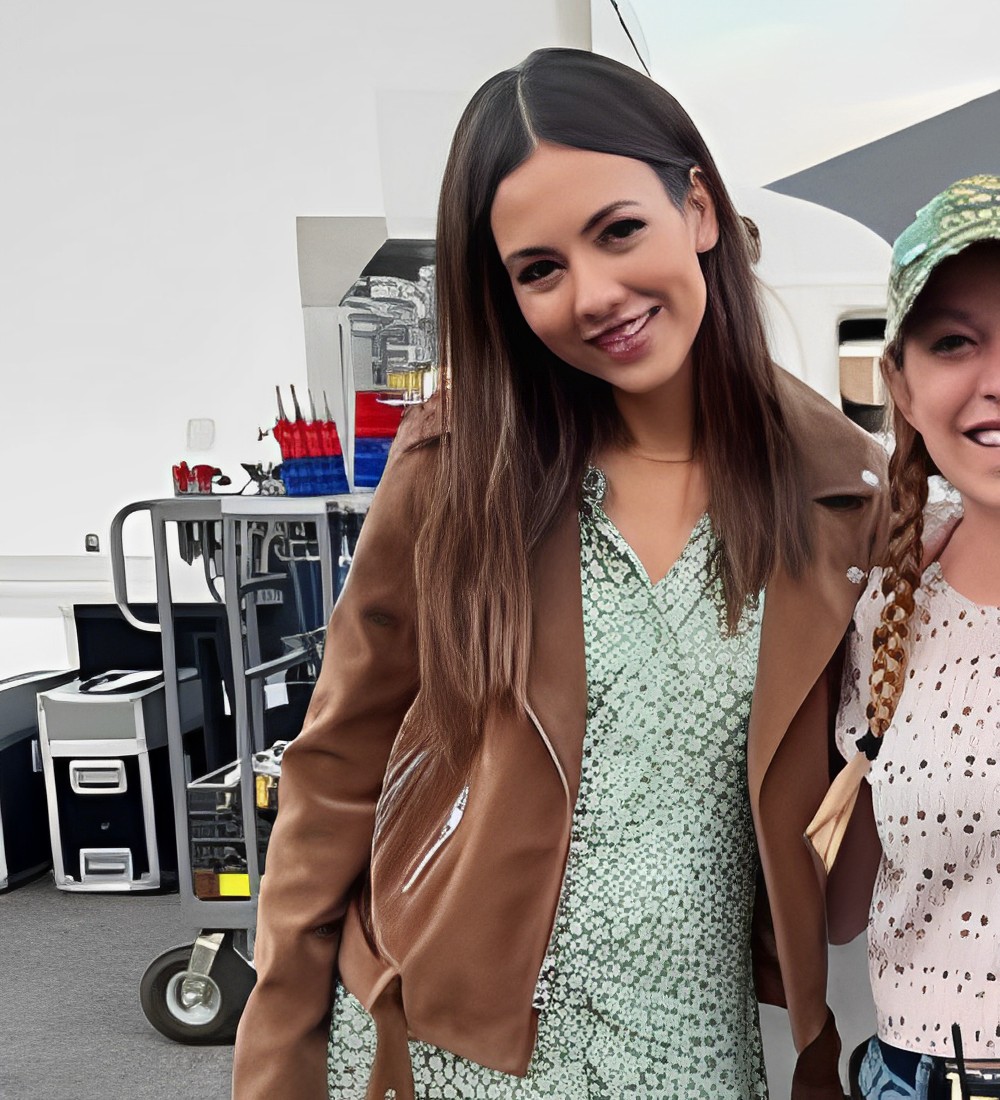 The-Tutor-Victoria-Justice-Jacket (1) (1)