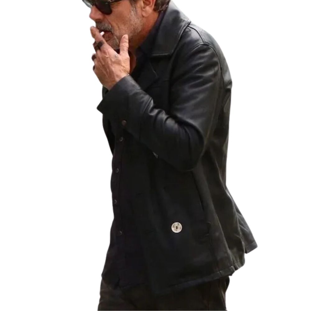 the-walking-dead-dead-city-negan-smith-black-jacket