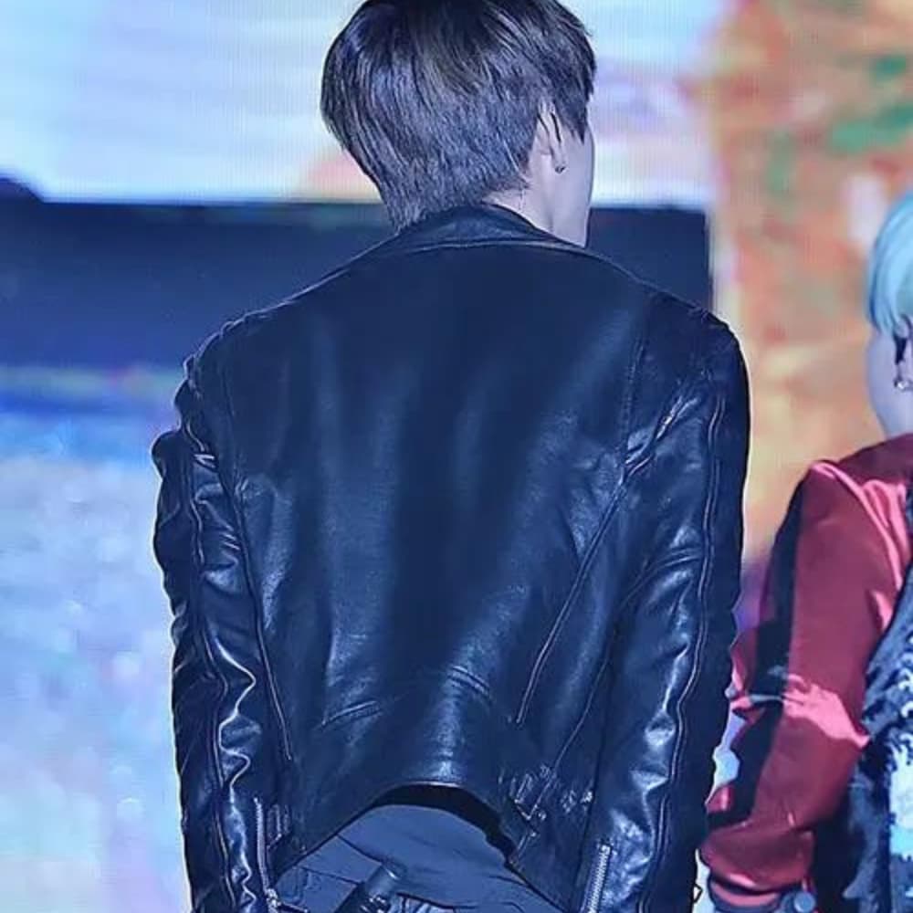 kim-taehyung-black-motorcycle-jacket