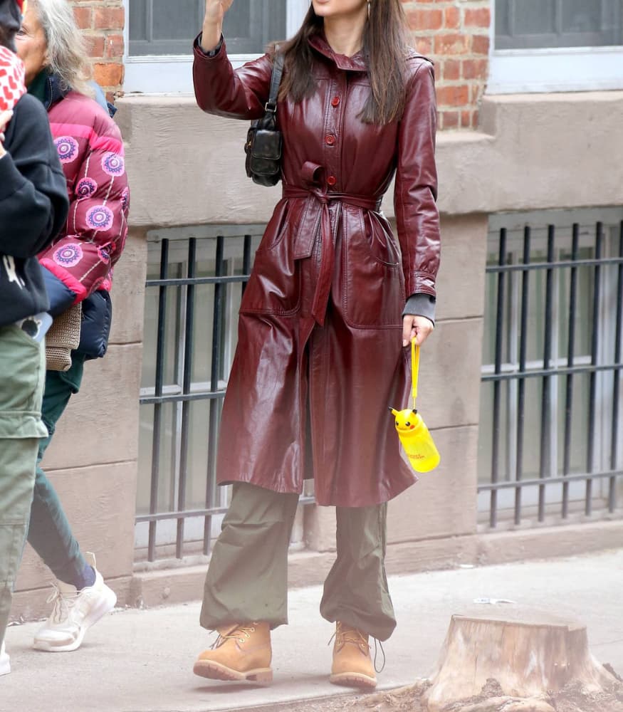 emily-ratajkowski-burgundy-coat