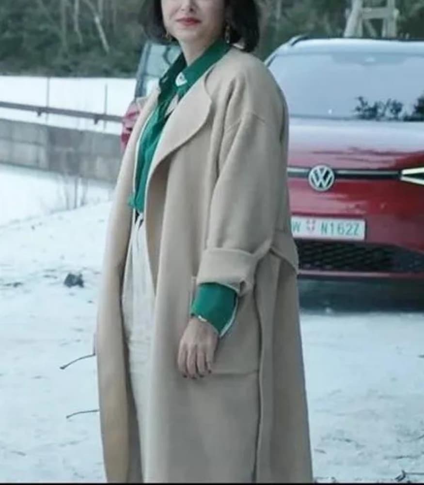 Extraction 2 Golshifteh Farahani Trench Coat