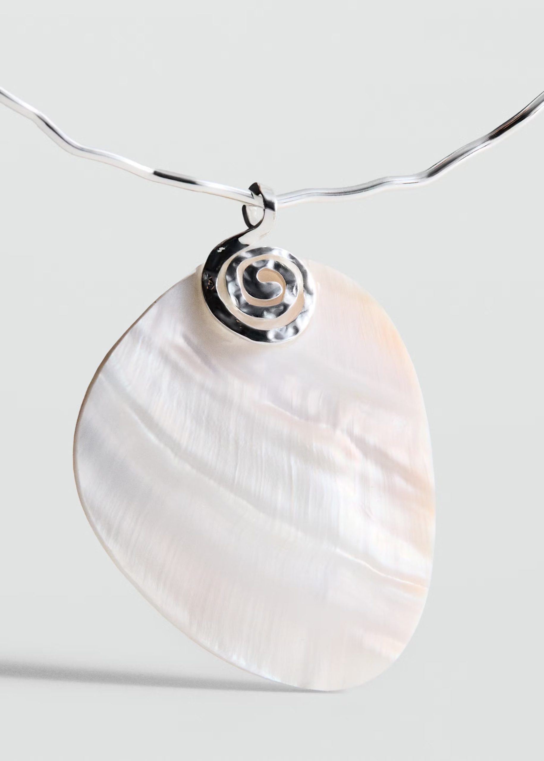 Rigid shell necklace - Image 4